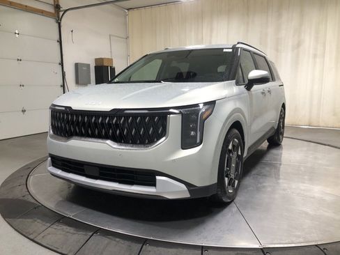 New 2026 Kia Carnival EX image 3