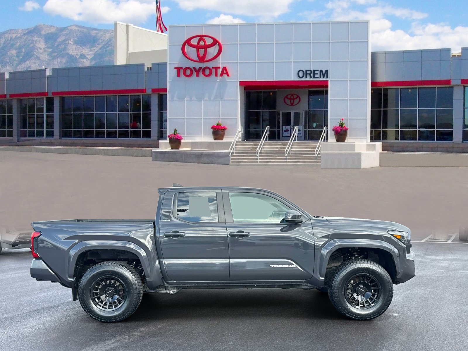 Used 2024 Toyota Tacoma SR5 AWD/4WD image 3