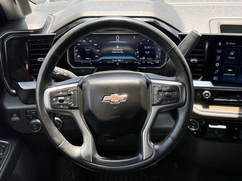 Used 2025 Chevrolet Silverado 1500 LT AWD/4WD image 15