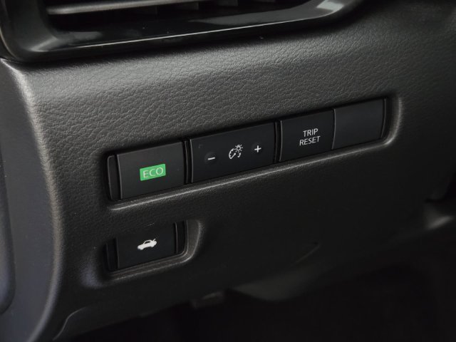 Used 2024 Nissan Sentra SR w/ SR Premium Package FWD image 19