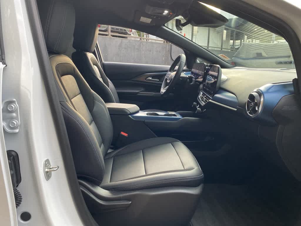 Used 2026 Chevrolet Equinox EV LT FWD image 18