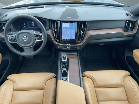 Used 2023 Volvo XC60 B5 Ultimate w/ Climate Package image 16