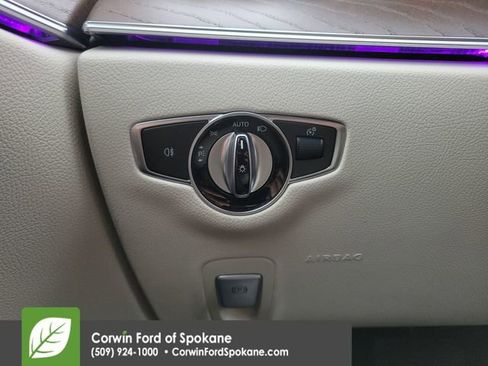 Used 2019 Mercedes-Benz E 300 4MATIC image 26