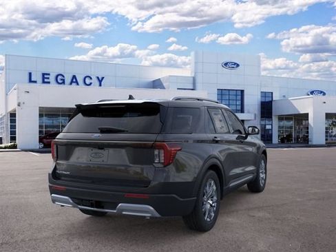 New 2026 Ford Explorer Platinum RWD image 8