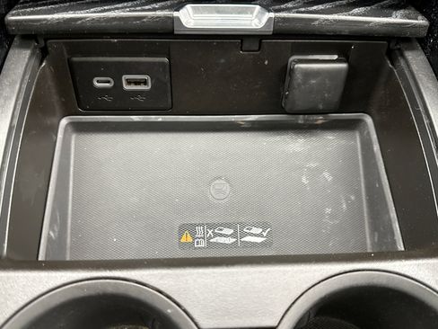 Used 2021 GMC Yukon Denali w/ Denali Premium Package image 15