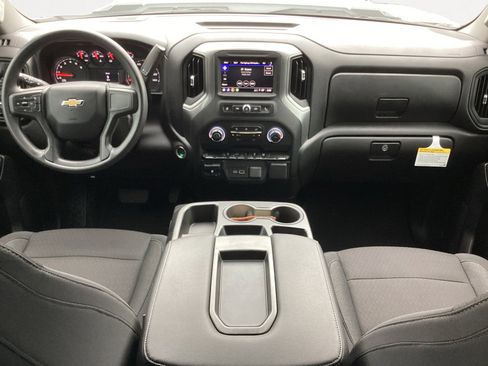 Used 2024 Chevrolet Silverado 2500 Custom w/ Custom Convenience Package image 4