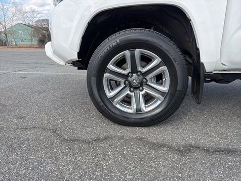 Used 2019 Toyota Tacoma Limited image 26