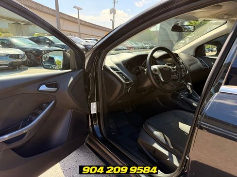 Used 2014 Ford Focus Titanium FWD image 22