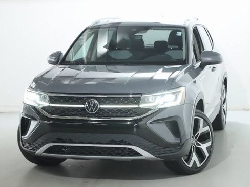 Certified 2023 Volkswagen Taos SEL AWD/4WD image 3