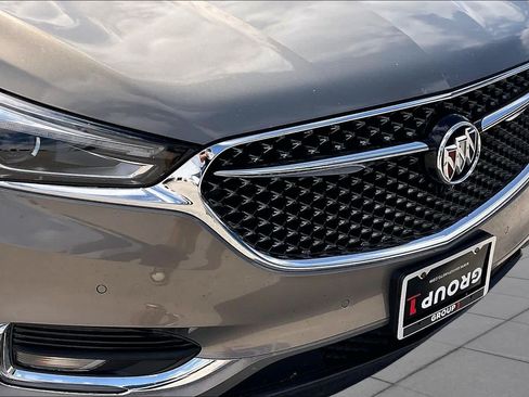 Used 2018 Buick Enclave Avenir w/ Avenir Technology Package FWD image 32