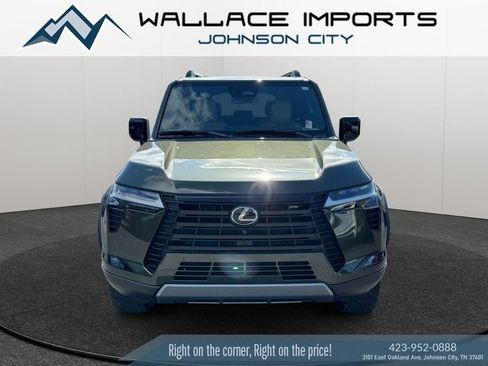 Used 2024 Lexus GX 550 AWD/4WD image 8