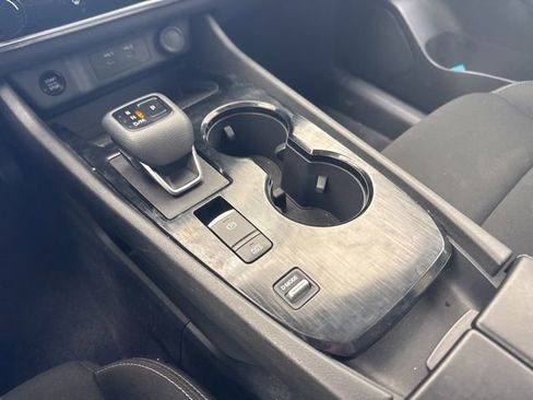 Used 2024 Nissan Rogue S image 9