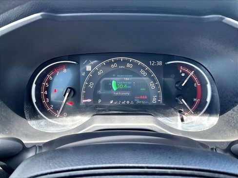 Used 2025 Toyota RAV4 XLE AWD/4WD image 25
