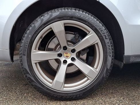 Certified 2023 Porsche Macan image 13