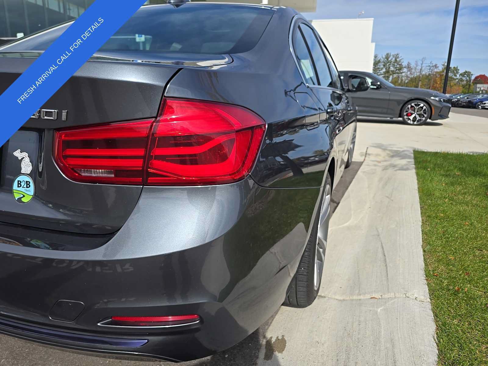 Used 2018 BMW 330i xDrive Sedan AWD/4WD image 8