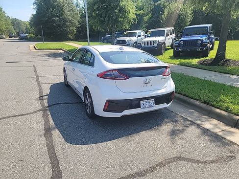 Used 2019 Hyundai Ioniq Limited FWD image 2