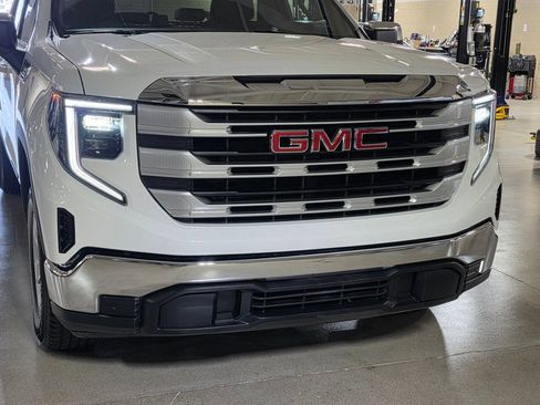 Used 2024 GMC Sierra 1500 SLE RWD image 9