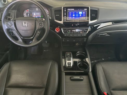 Used 2017 Honda Pilot Touring image 13