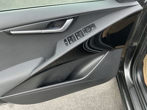 Certified 2023 Kia Niro EX FWD image 12