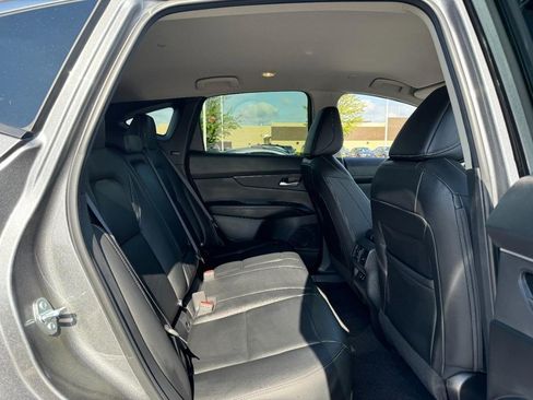 Used 2025 Nissan Murano SV image 9