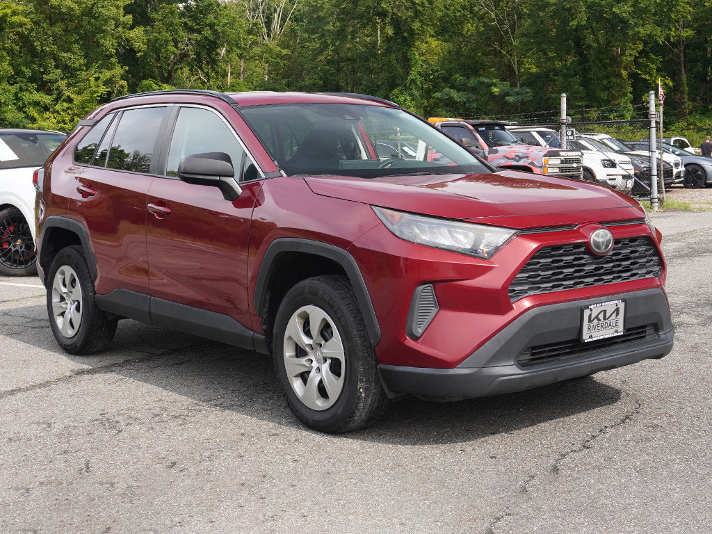 Used 2020 Toyota RAV4 LE FWD image 41
