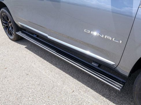 New 2026 GMC Yukon XL Denali w/ Sun & Power Step Package AWD/4WD image 5