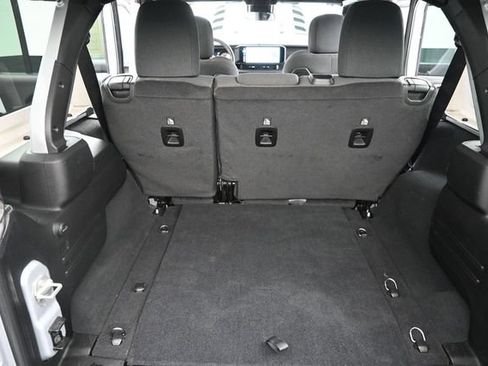 Used 2024 Jeep Wrangler Unlimited Rubicon AWD/4WD image 17