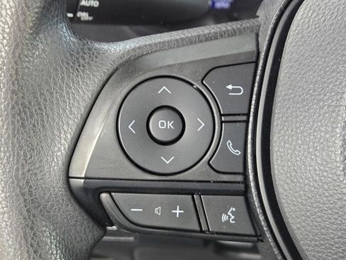 Used 2020 Toyota Corolla LE FWD image 18