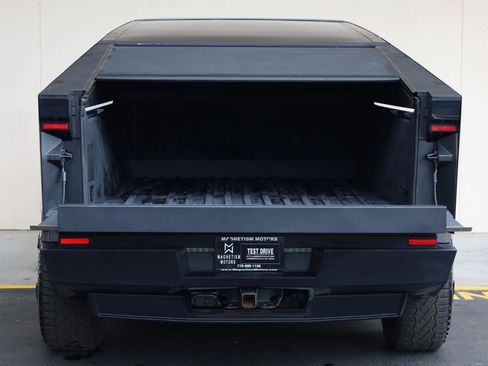Used 2024 Tesla Cybertruck Cyberbeast AWD/4WD image 11