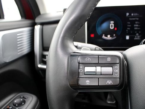 Used 2025 Hyundai Santa Fe SEL image 11