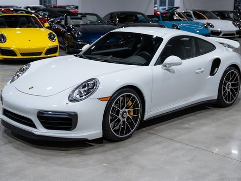Used 2017 Porsche 911 Turbo S image 2