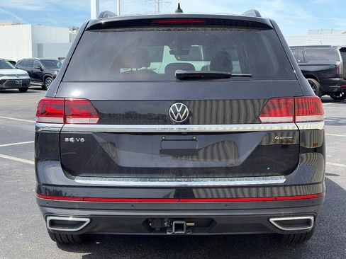 Used 2023 Volkswagen Atlas SE w/ Black Wheel Package image 3