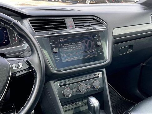 Used 2020 Volkswagen Tiguan SEL Premium R-Line image 9