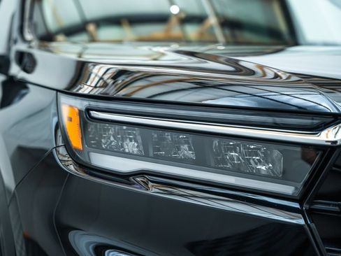 Used 2025 Honda Pilot Elite image 15