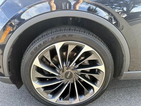 Used 2022 Lincoln Aviator Reserve w/ Equipment Group 201A image 11