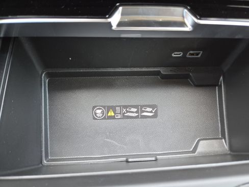 New 2026 GMC Yukon Denali w/ Sun & Power Step Package AWD/4WD image 14