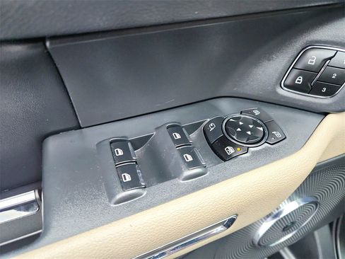 Used 2023 Ford Expedition Limited image 23