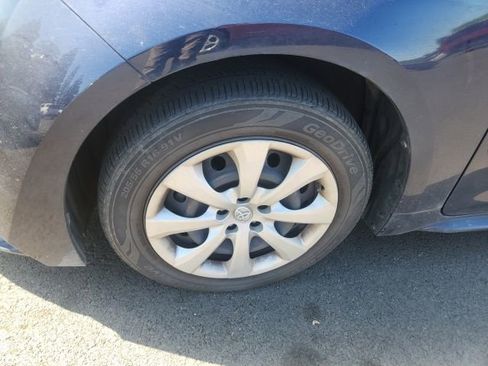 Used 2020 Toyota Corolla LE FWD image 11