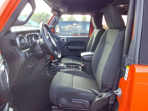 Used 2018 Jeep Wrangler Sport AWD/4WD image 17