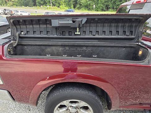 Used 2018 RAM 1500 Laramie w/ Convenience Group AWD/4WD image 31