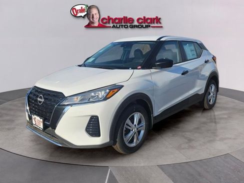 Certified 2025 Nissan Kicks Play S FWD image 1