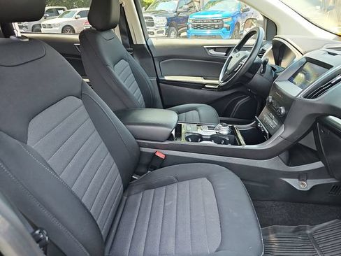 Used 2020 Ford Edge SE FWD image 10