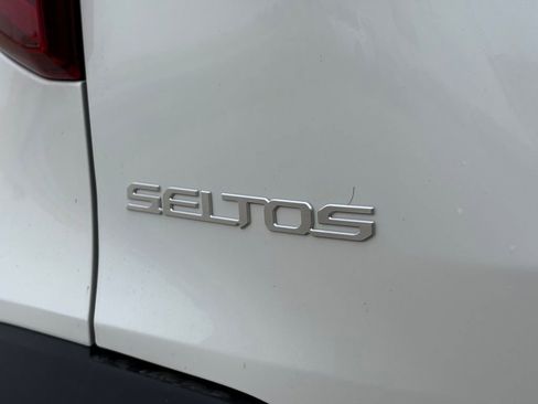 New 2026 Kia Seltos EX FWD image 10
