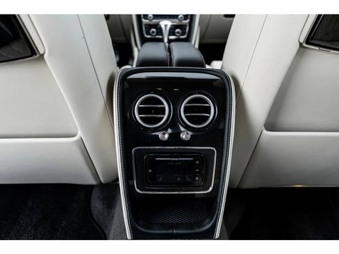Used 2018 Bentley Flying Spur V8 image 35