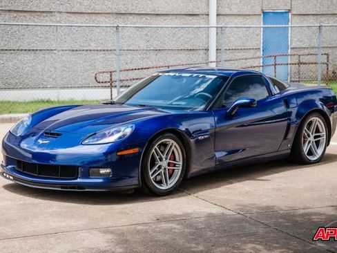 Used 2006 Chevrolet Corvette Z06 w/ Preferred Equipment Group RWD image 4