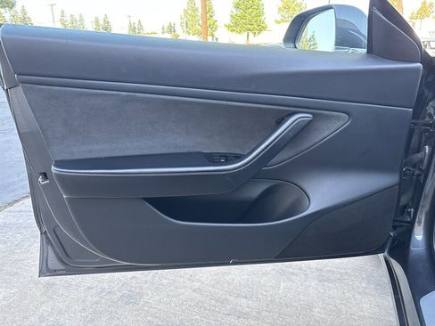 Used 2018 Tesla Model 3 Long Range AWD/4WD image 27