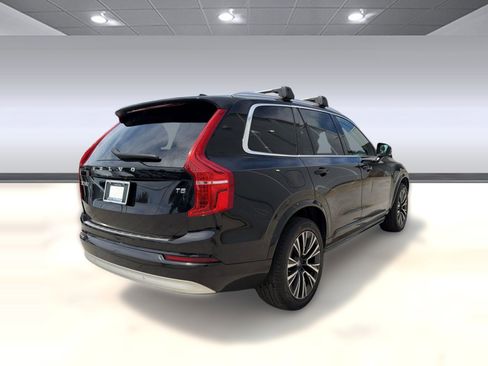 Used 2022 Volvo XC90 T5 Momentum w/ Climate Package FWD image 9