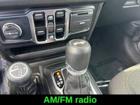 Used 2024 Jeep Wrangler Unlimited Sport AWD/4WD image 15