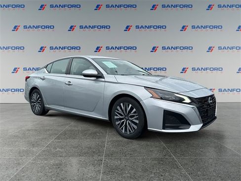 Used 2023 Nissan Altima 2.5 SV image 7