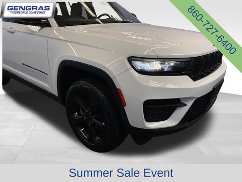 Used 2023 Jeep Grand Cherokee Altitude AWD/4WD image 48